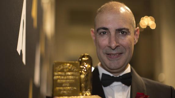 Marcos Fajardo tras recibir anoche el Premio Científico y de Ingeniería de la Academia de Hollywood.