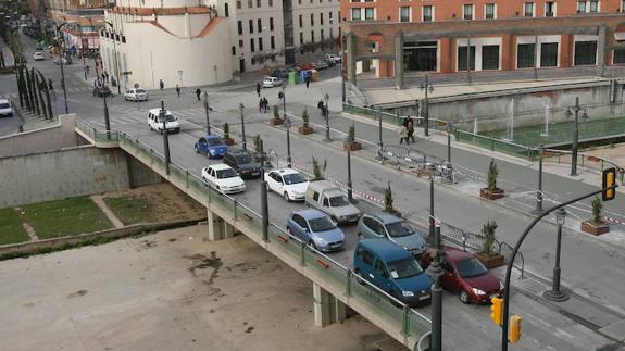 Imagen del puente en el que sucedieron los hechos, a apenas unos metros del IAM. 