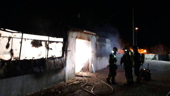 Bomberos, en el lugar del siniestro.