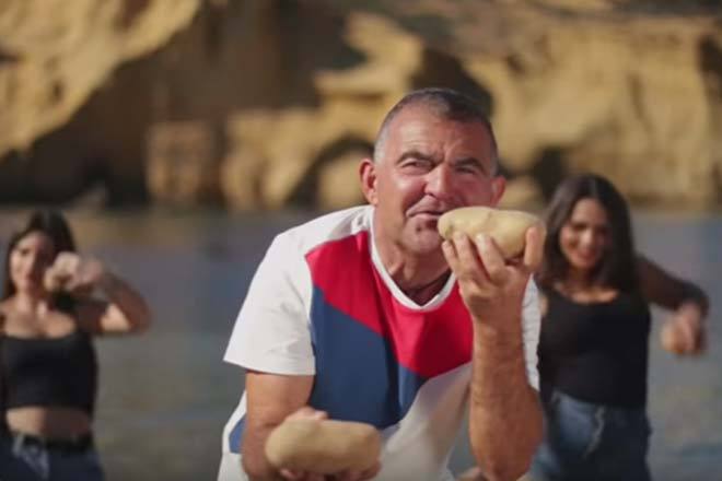 El Koala ataca de nuevo con 'el baile de las papas'