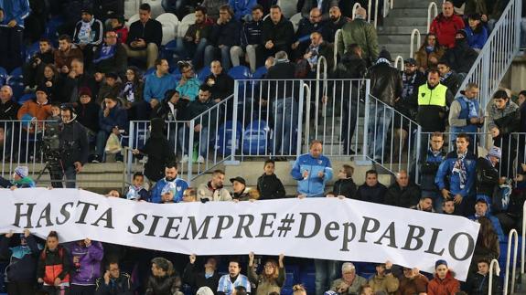 Las gradas en La Rosaleda dieron su último adiós a Pablo Ráez. 