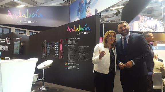 Susana Díaz, esta mañana, en el expositor de Andalucía.