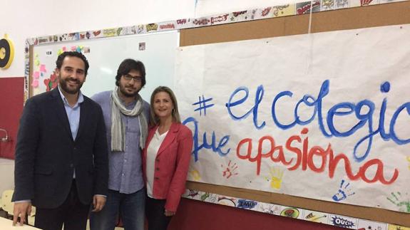 Pérez y Doña saldaron ayer una deuda moral con el director del colegio, José Miguel Santos.