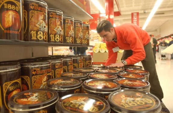 La figura del reponedor externo es habitual en cadenas como Carrefour. 