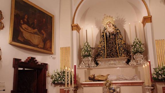 La antigua iglesia del convento del Císter acoge esta semana el triduo de la Hermandad del Sepulcro.