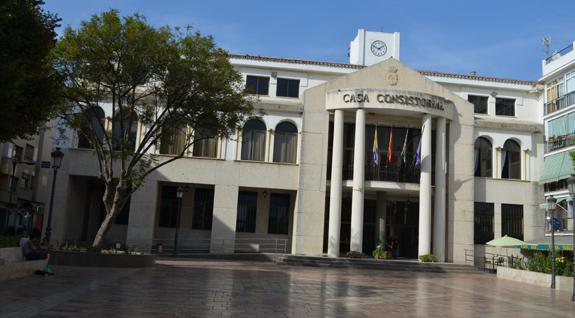 Fachada del Ayuntamiento de Rincón de la Victoria.