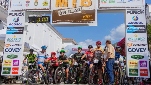 Imagen de archivo de una salida de la Vuelta Andalucía MTB . 