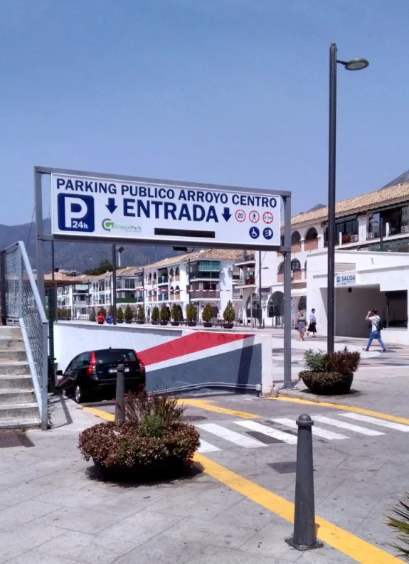El parking fue inaugurado hace un año tras más de una década de parálisis administrativa.