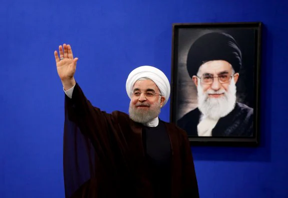 Hasán Rohaní se dirige a sus seguidores tras lograr la victoria en las elecciones de Irán. :: EFE