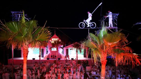 Nikki Beach Marbella recibe el verano celebrando su icónica Nikki Beach White Party
