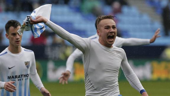 Ontiveros celebra su gol del triunfo en casa ante el Deportivo.