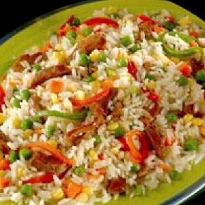 Ensalada de arroz con salsa rosa