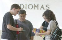La alta demanda de plazas bilingües en los colegios públicos obliga a sortearlas