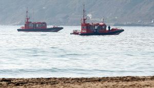 Eliminada en la Bahía una mancha de hidrocarburo que afectó a la playa de Getares
