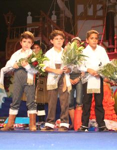 ELLOS. Los jóvenes caballeros, ayer en la Caseta Municipal.