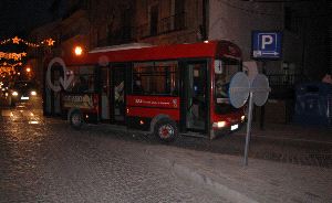 AUTOBÚS. Protomed-10 ha invertido 60.000 euros en nuevos autobuses. / A. FUENTES
