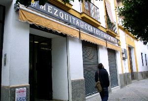 ADQUISICIÓN. Fachada de la mezquita de la plaza Ponce de León, ahora propiedad de Kanouté.
