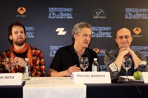 HUMOR. Eduard Soto, Miguel Bardem y Pepe Viyuela presentaron ayer el filme en Madrid. / B. R. EFE