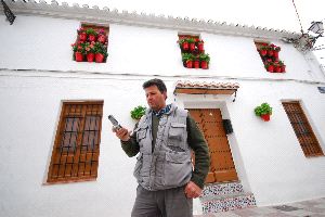 AISLAMIENTO. Hay núcleos rurales donde existe una escasa cobertura o                   donde ni siquiera llega la señal del móvil. / EVA GUZMÁN