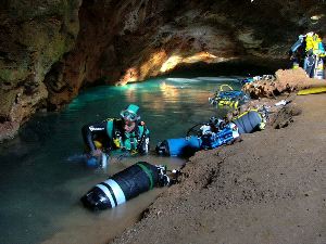 MORFOLOGÍA. El agua se filtra a través de las rocas y crea todo tipo de cuevas.