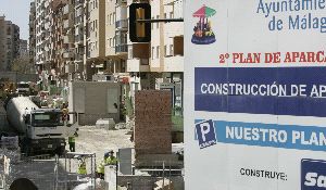 Desmantelan las casetas del 'parking' de Salitre tras las protestas vecinales