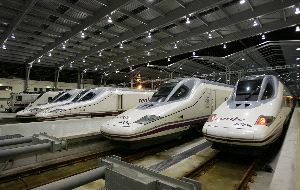 FLOTA. Varios trenes AVE del consorcio Talgo-Bombardier, en la estación María Zambrano. / S. SALAS