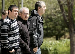 RECESO. Juan María Olano (c), durante un descanso. / J. LIZÓN. EFE