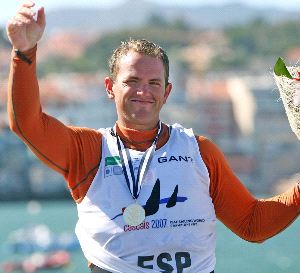 DOBLETE. Trujillo recibió hace un mes el Premio Nacional 2007. / SUR