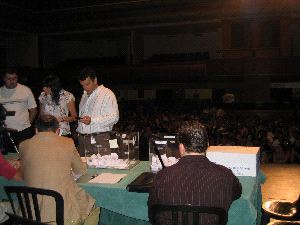 LOS PACOS. El sorteo de las 102 viviendas se celebró el pasado 18 de junio. / F. J.