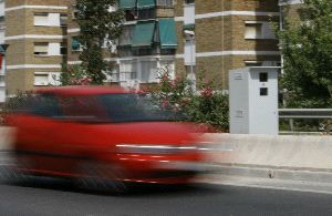 APARATO. Aspecto del radar colocado en la avenida de Valle-Inclán. / SALVADOR SALAS