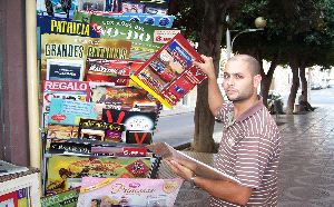 Los fascículos por entrega inundan los quioscos para delicia de los amantes de las colecciones