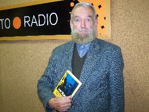 OBRA. Ivar Watson, con su nuevo libro en Nerja. / E. C.