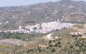 TRAZADO. El vial discurriría por uno de los márgenes del río. / E. C.