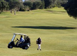 EMPRESAS. El campo de Alcaidesa acoge un nuevo torneo. / SUR