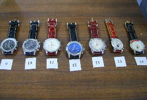 RELOJES. La falsificación se detectó por correo. / SUR