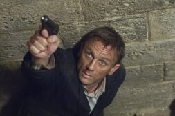 James Bond volvió a las carteleras de la mano de Daniel Craig y la nueva entrega de la saga, 'Quantum of Solace'./ SUSIE ALLNUTT