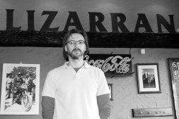 Jiménez, en su local de Mijas Costa. / M.J.
