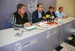 Marín, Domínguez, Arroyo y Rincón, presentan el presupuesto municipal para 2009 . / E. G.