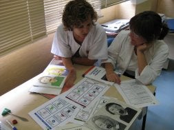 Las doctoras Tirado y Benítez. / SUR