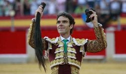 José Tomás y Luque salen a hombros en una tarde histórica en Granada