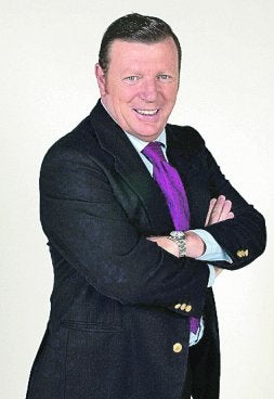 César Cadaval debuta como apoderado