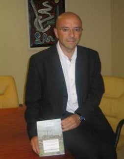 Carlos Cómitre Couto: «La mayoría de los compradores de viviendas irregulares son extranjeros»