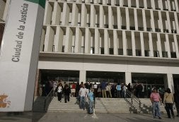 Los jueces se quedan con el 'parking' y ponen en pie de guerra a los funcionarios