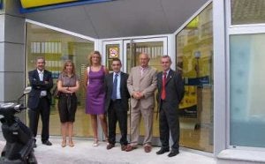 Acudieron representantes de Correos y del Ayuntamiento.