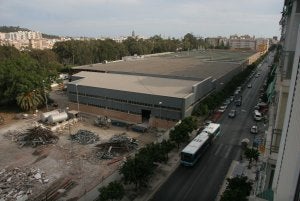 El edificio tiene una ampliación trasera que sí podría demolerse. / A. LOBERA