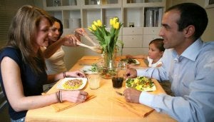 En el tema de la conciliación se necesita la participación de la pareja, de la empresa y del resto de la sociedad. / SUR