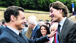 Nicolas Sarkozy, abuelo a los 54