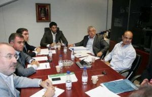 Souvirón, Fernández España, Bendodo, Sanz, Mochón y Pastor, ayer en la reunión. / SUR