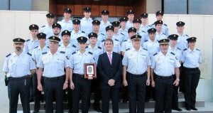 Escobar preside el acto de despedida de los agentes en prácticas de la Policía Nacional