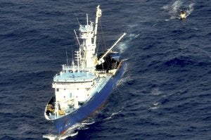 El secuestro del 'Alakrana' a manos de piratas somalíes cumple una semana